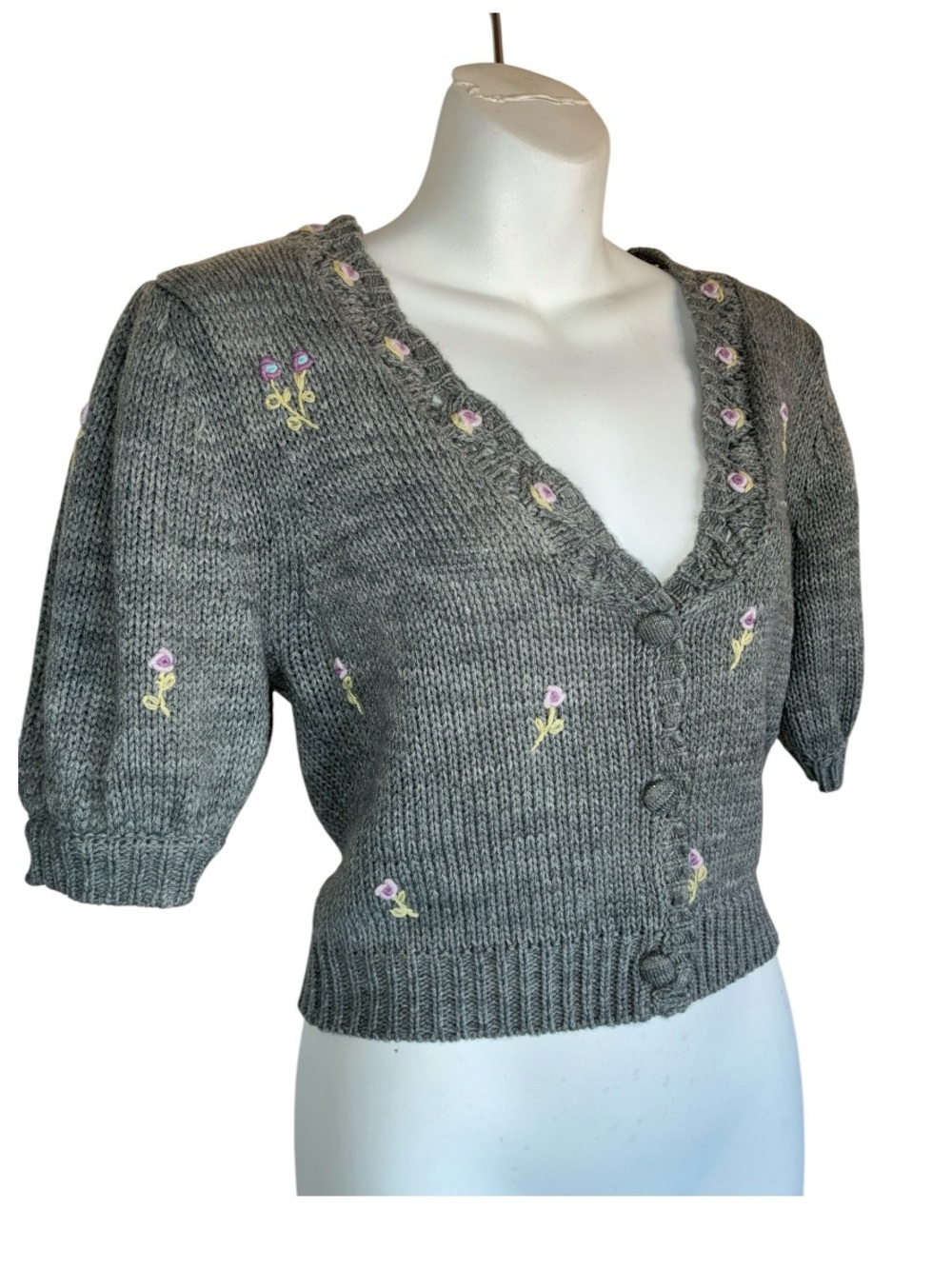 Saltwater Luxe LA Sweater Women's S, Gray Cardigan, Embroidered Pink Flowers EUC